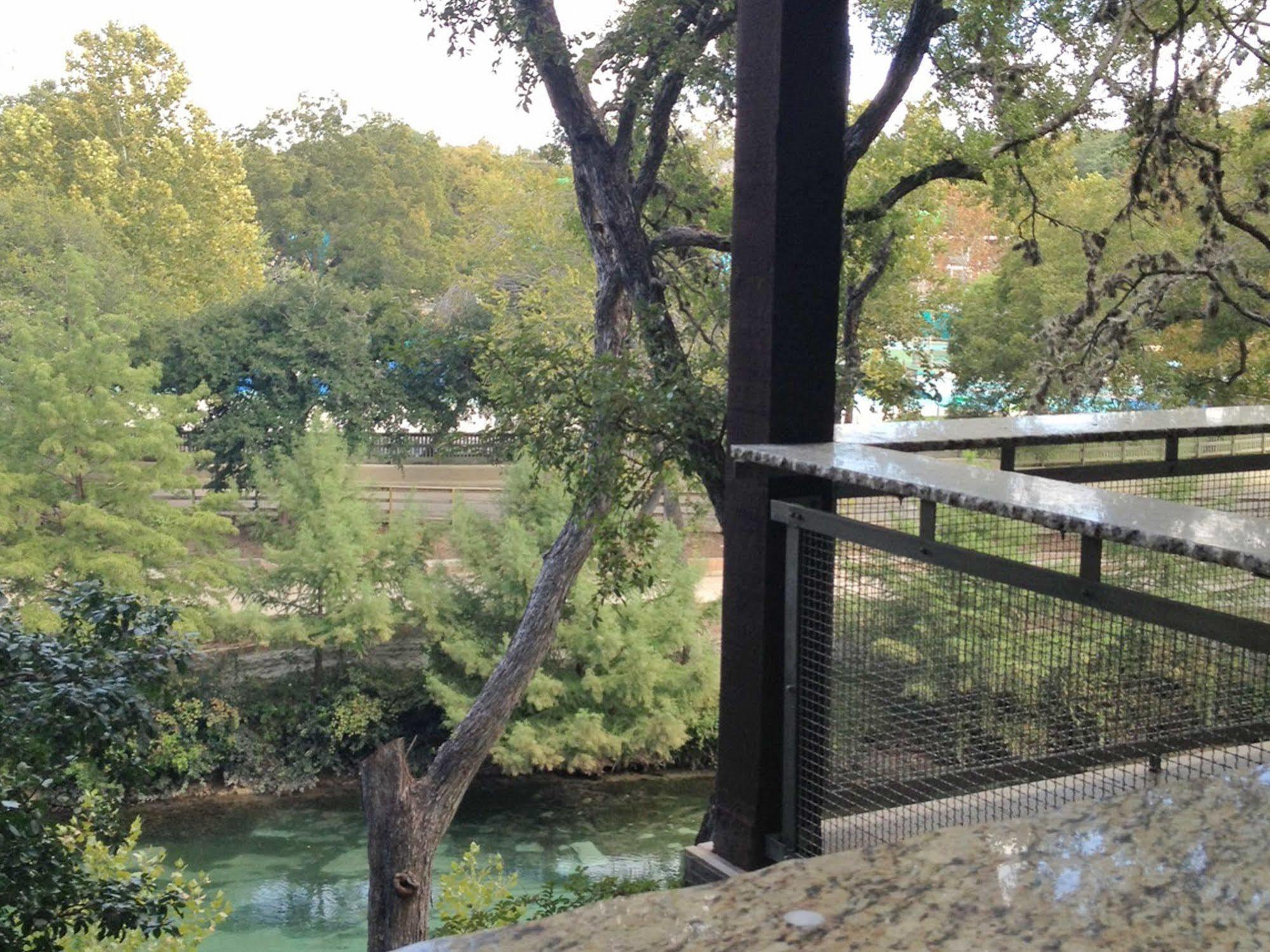 The Resort At Schlitterbahn New Braunfels Exterior photo
