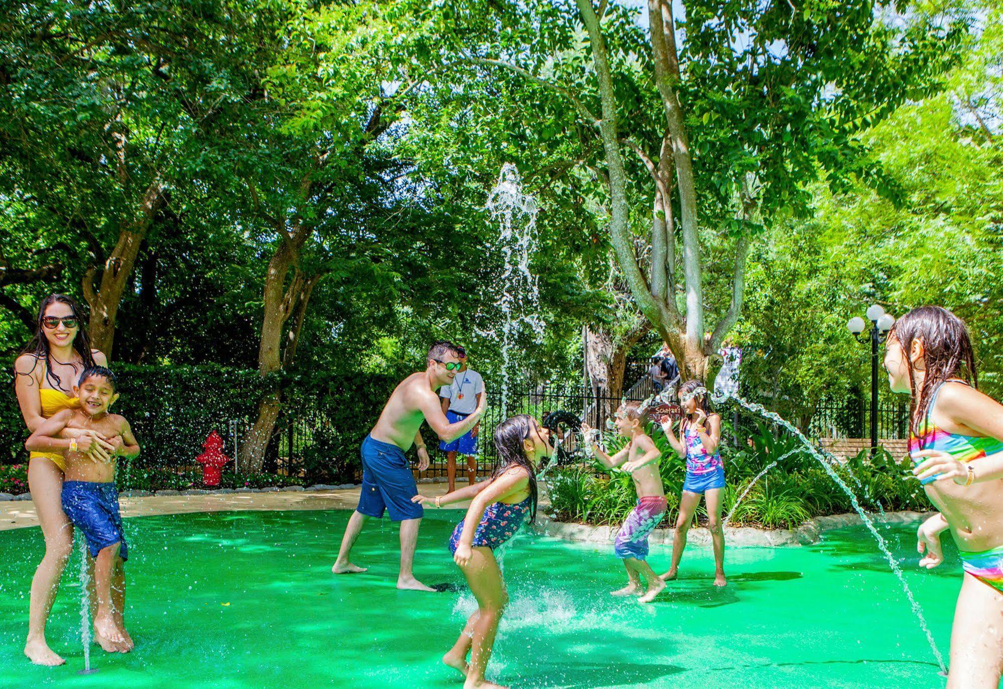 The Resort At Schlitterbahn New Braunfels Exterior photo